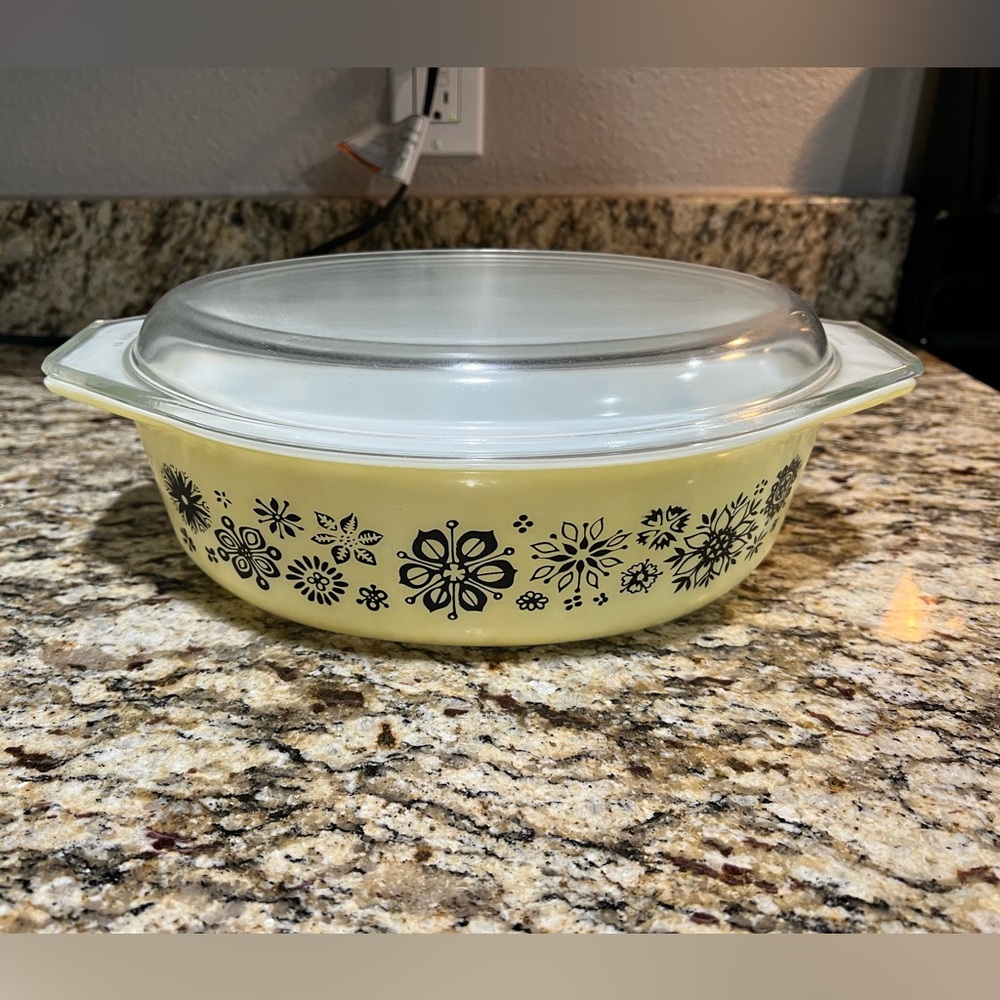 Pyrex Pressed Flowers 043 1.5 Qt Promotional Casserole Dish With Lid